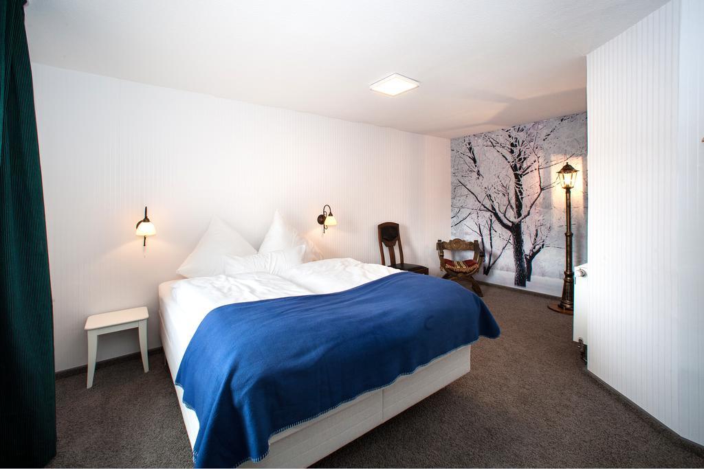 Hinter Den Spiegeln Hotel ไฮม์บาค ภายนอก รูปภาพ