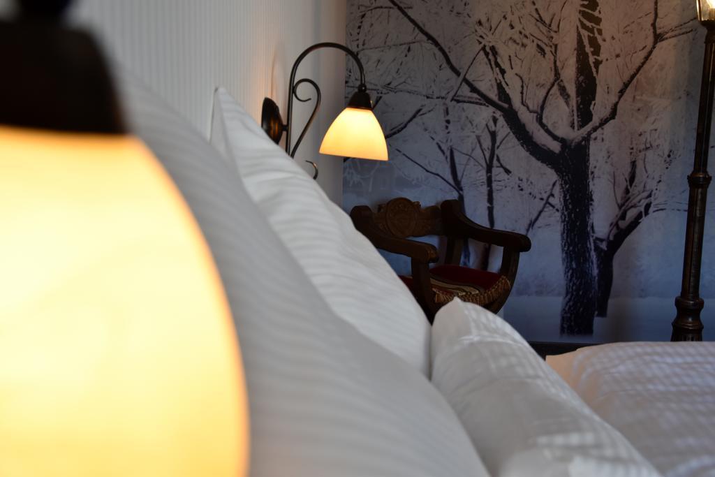 Hinter Den Spiegeln Hotel ไฮม์บาค ภายนอก รูปภาพ